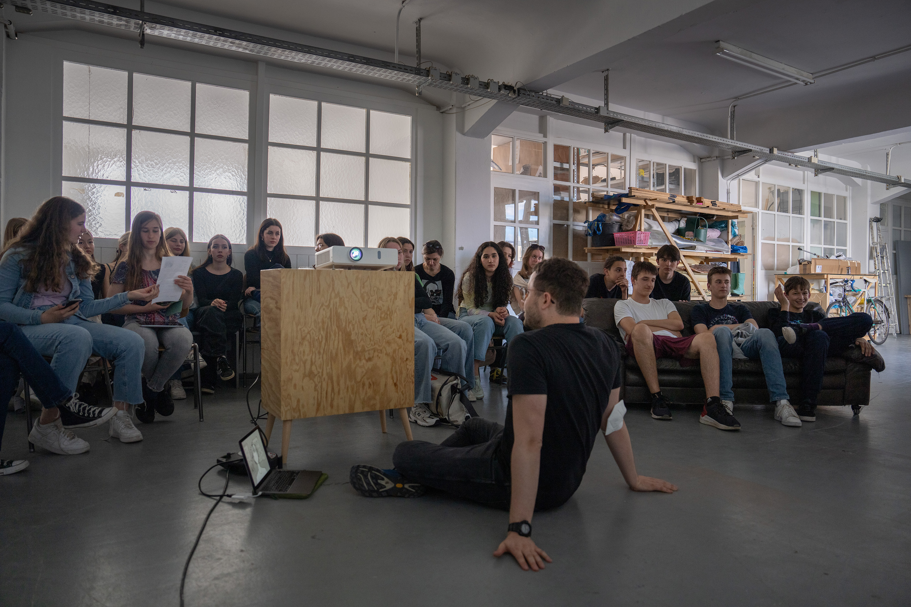 Künstlerhaus Stuttgart Screening von Schülerinnen des Hölderlin-Gymnasiums Bild Bild